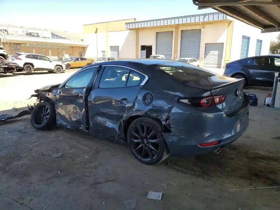 3MZBPACM3PM375782 2023 MAZDA 3-1