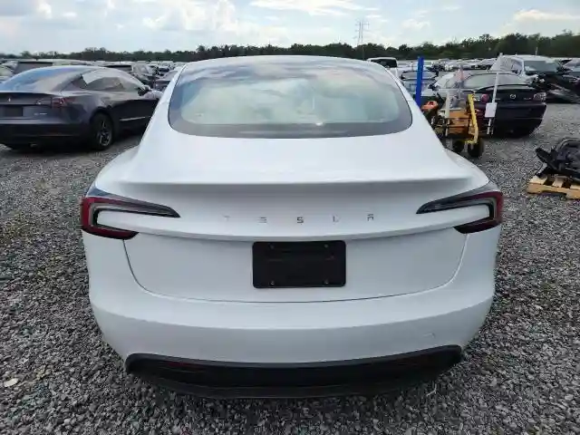5YJ3E1EAXSF047126 2025 TESLA MODEL 3-5