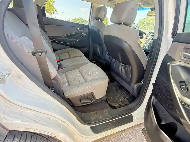 KM8SMDHF2HU219426 2017 HYUNDAI SANTA FE-5