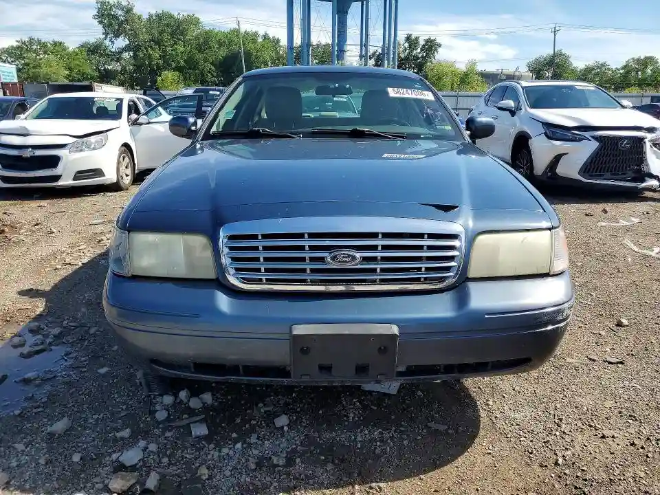2FABP7EV5BX132537 2011 FORD CROWN VIC-4