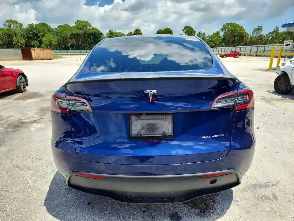7SAYGDEE7PA170488 2023 TESLA MODEL Y-5