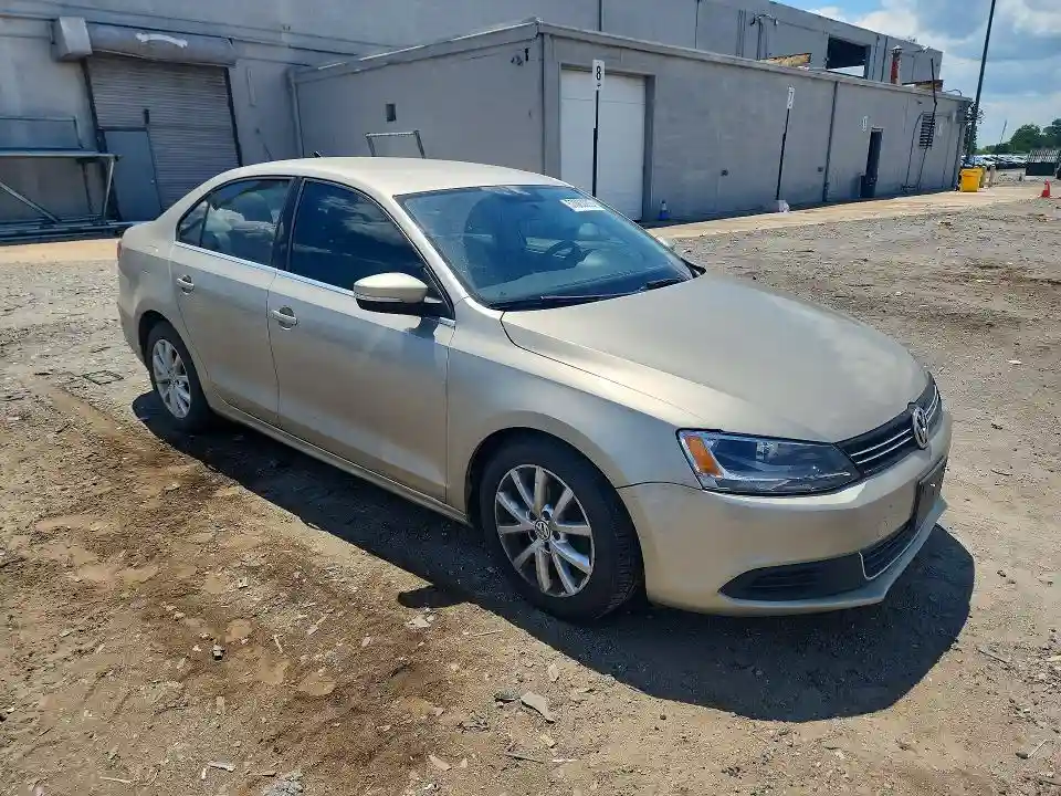 3VWDX7AJXDM301856 2013 VOLKSWAGEN JETTA-3