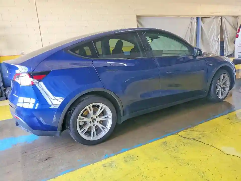 7SAYGDEEXRA265307 2024 TESLA MODEL Y-2