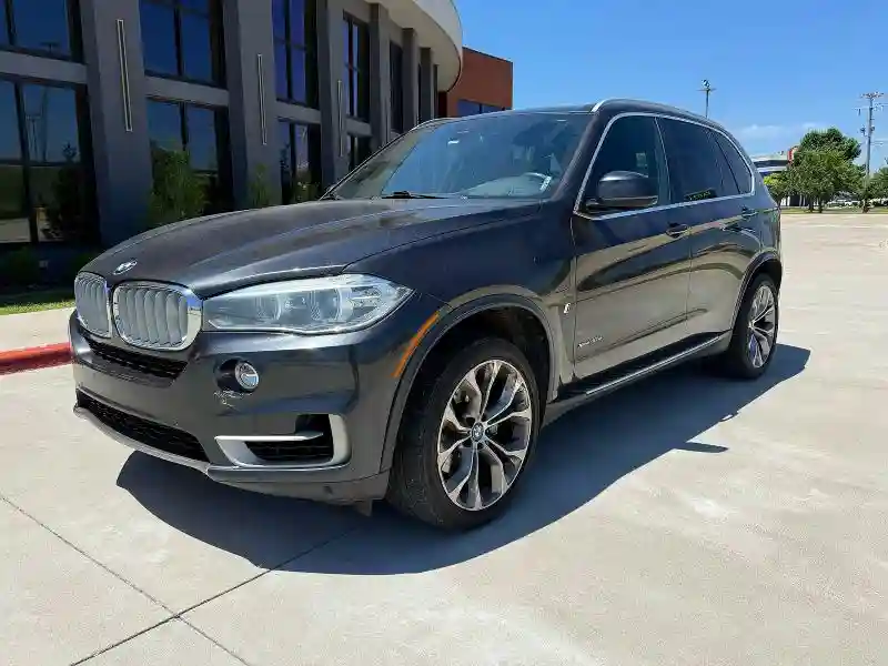 5UXKT0C54J0W02939 2018 BMW X5-1
