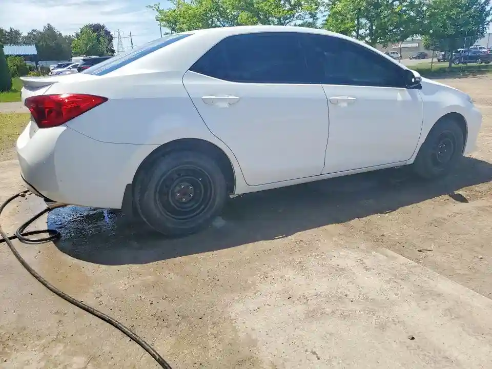2T1BURHE6JC031004 2018 TOYOTA COROLLA-2