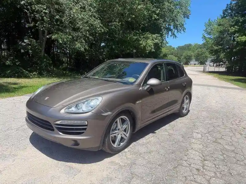 WP1AE2A27CLA91108 2012 PORSCHE CAYENNE-1