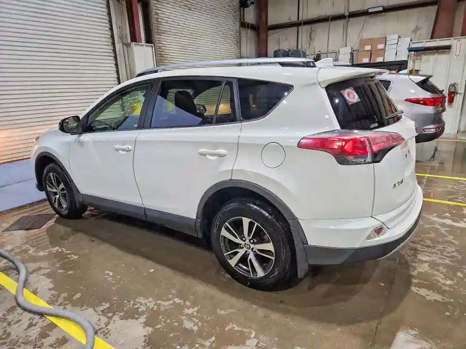 JTMRFREVXHD208986 2017 TOYOTA RAV4-1