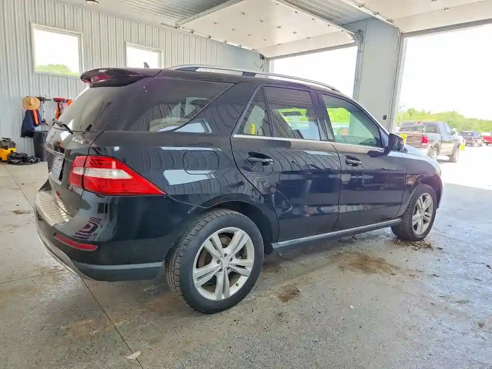 4JGDA5HB9CA045952 2012 MERCEDES-BENZ M-CLASS-2