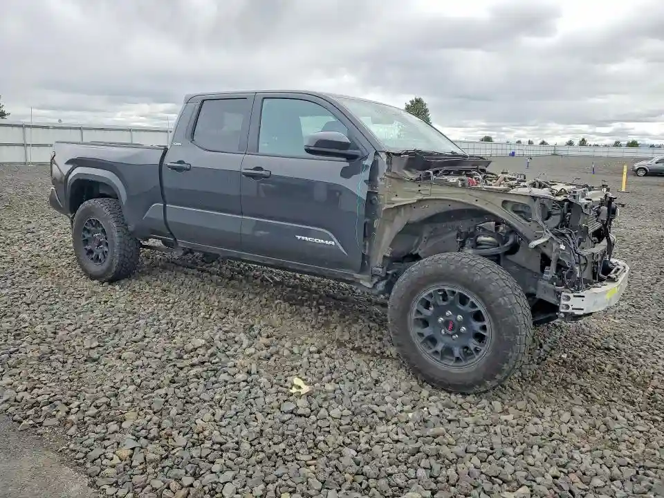 3TMLB5JN7RM015281 2024 TOYOTA TACOMA-3