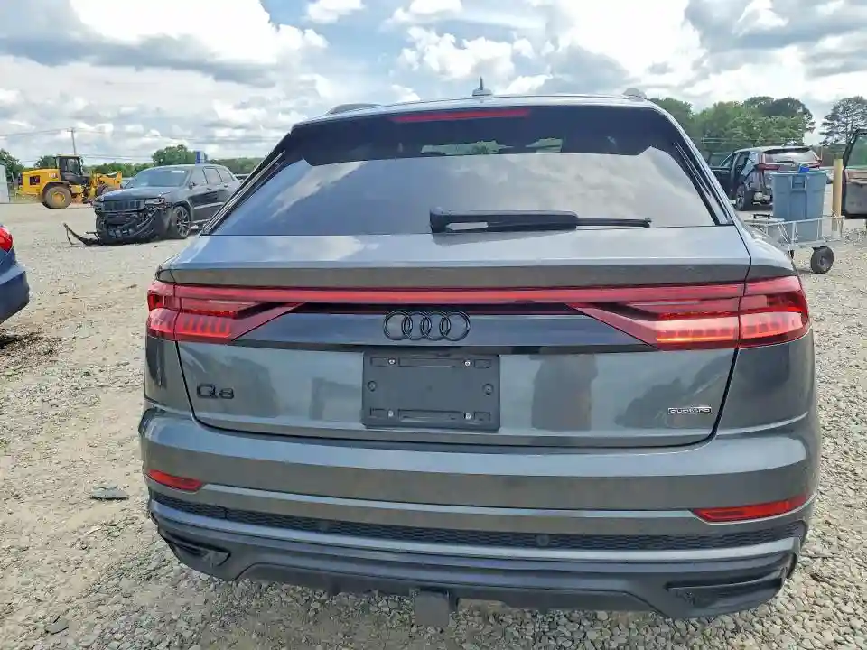 WA1EVAF15KD042165 2019 AUDI Q8-5