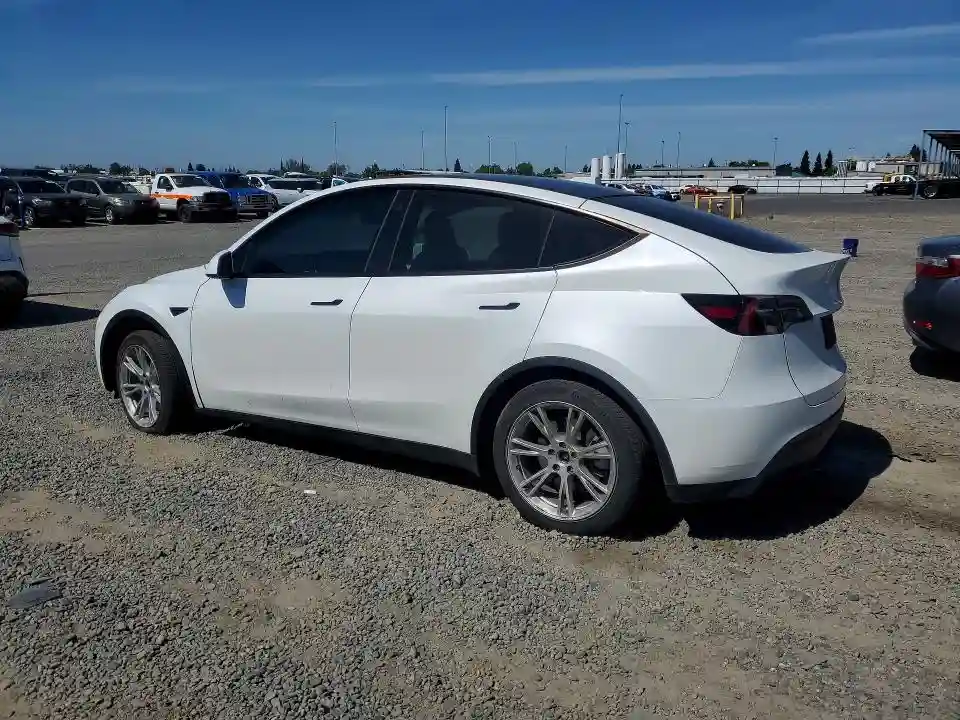 7SAYGDEEXPF685178 2023 TESLA MODEL Y-1
