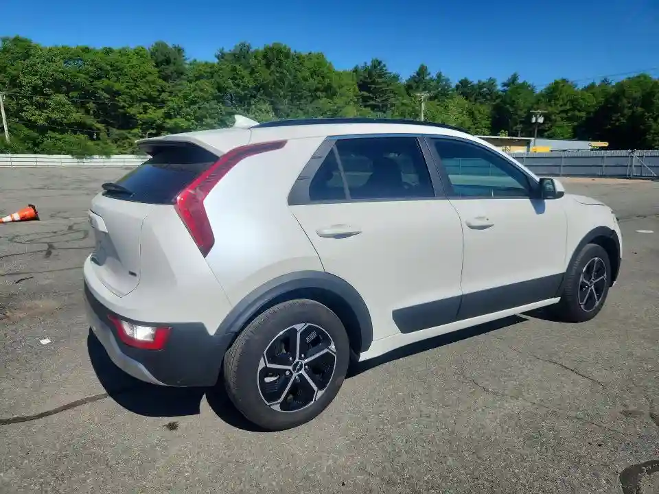 KNDCP3LE0R5155651 2024 KIA NIRO-4