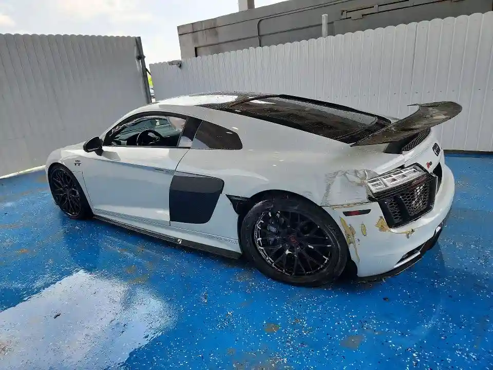 WUAKBAFXXH7903954 2017 AUDI R8-1