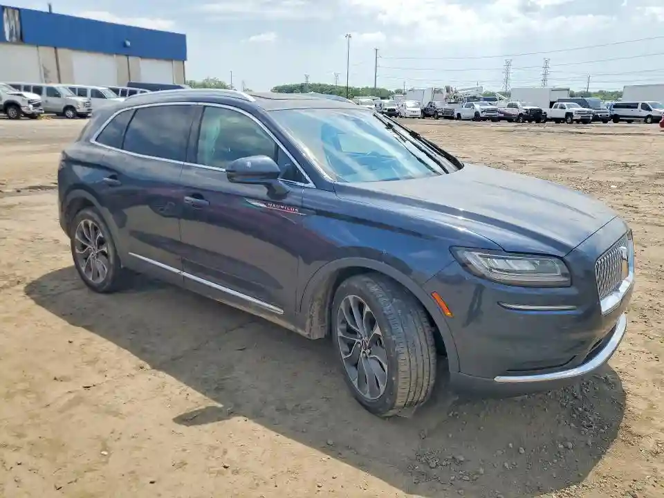 2LMPJ8K97MBL18353 2021 LINCOLN NAUTILUS-3