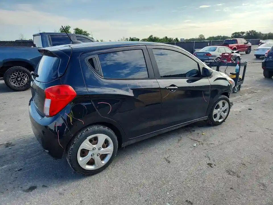 KL8CB6SA2KC819215 2019 CHEVROLET SPARK-2