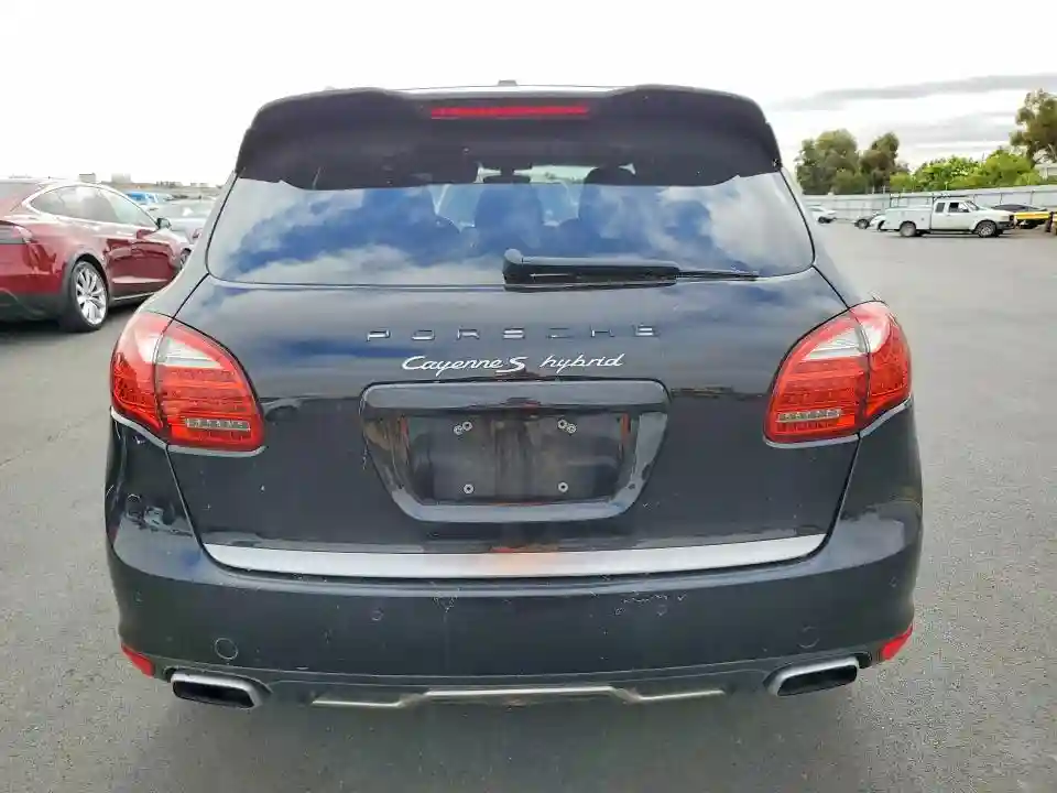 WP1AE2A24BLA92733 2011 PORSCHE CAYENNE-5
