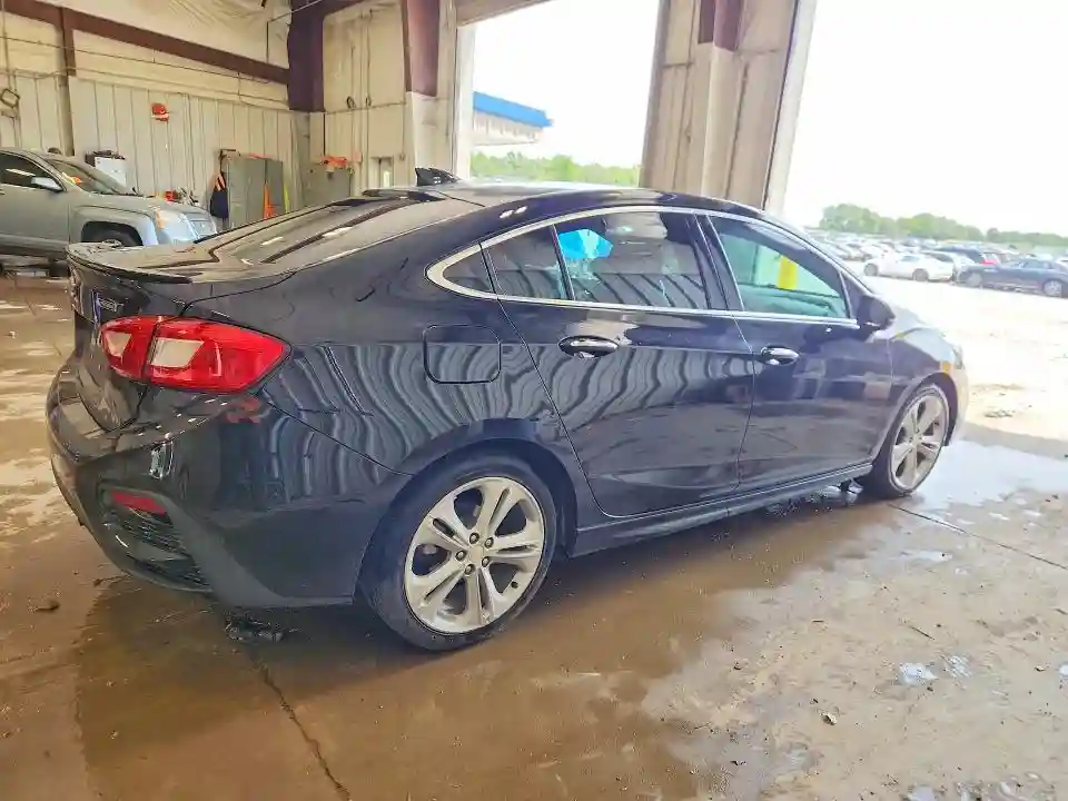 1G1BF5SM8J7209511 2018 CHEVROLET CRUZE-2