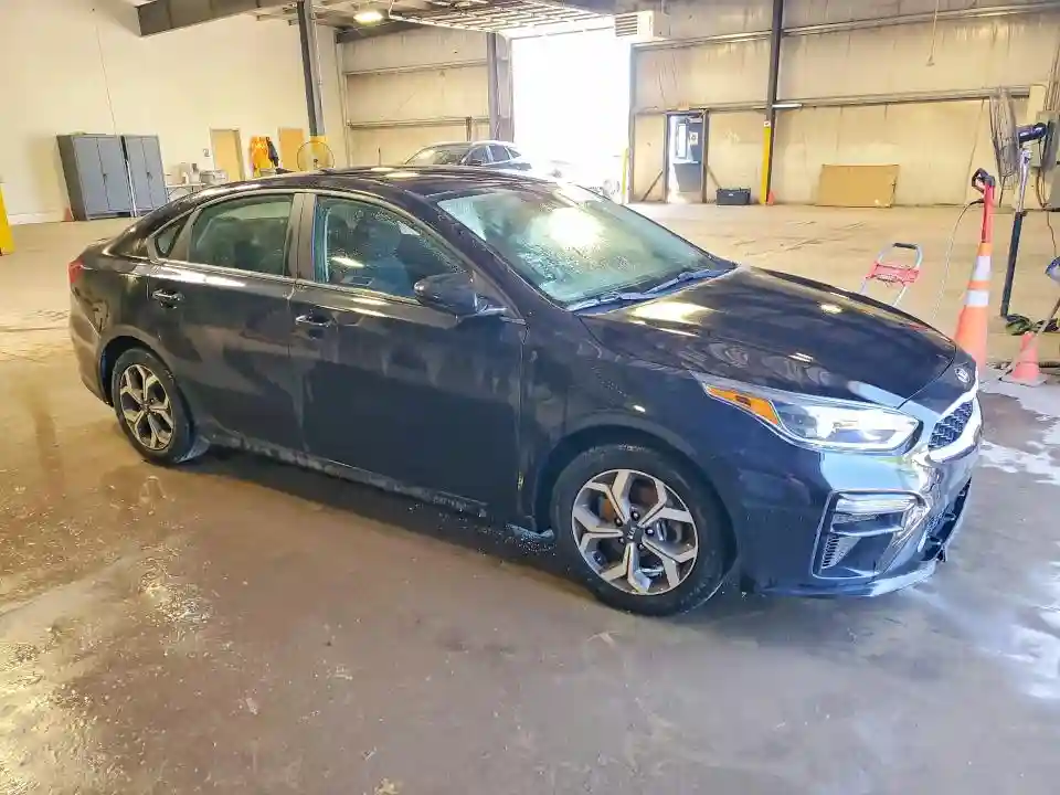 3KPF24AD8ME387973 2021 KIA FORTE LXS-3