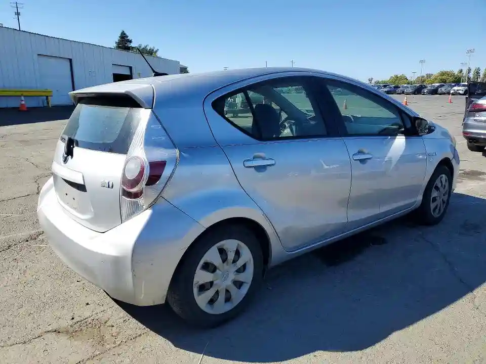 JTDKDTB32C1001400 2012 TOYOTA PRIUS C TH-2