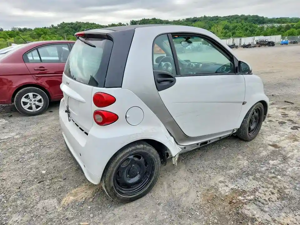WMEEJ3BA7FK814218 2015 SMART FORTWO-2