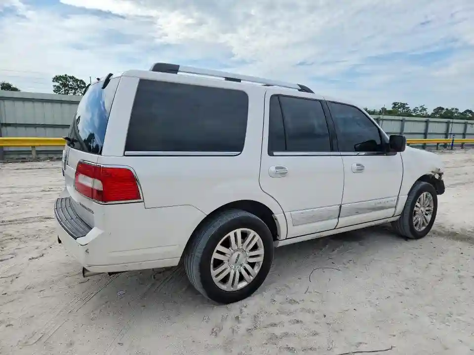 5LMJJ2H5XBEJ08492 2011 LINCOLN NAVIGATOR-2