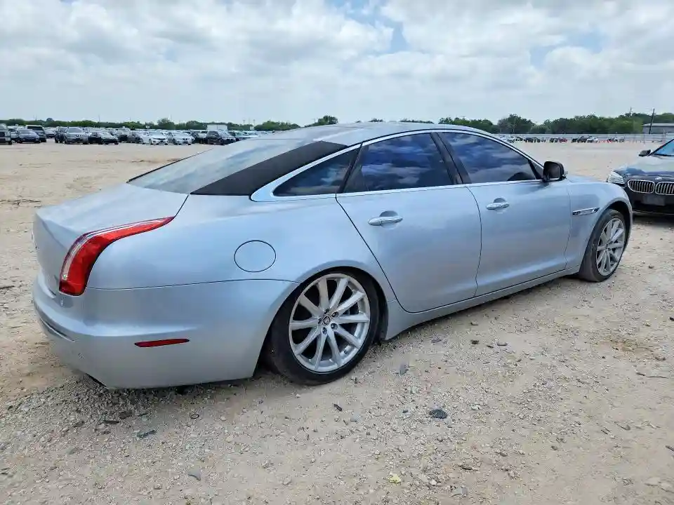 SAJWA1CB7BLV21746 2011 JAGUAR XJ-2