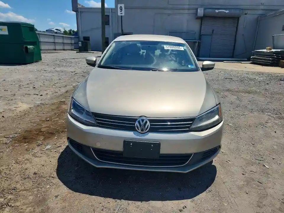 3VWDX7AJXDM301856 2013 VOLKSWAGEN JETTA-4