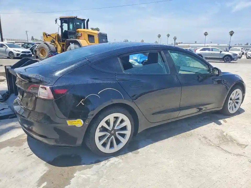 5YJ3E1EA7NF290882 2022 TESLA MODEL 3-2