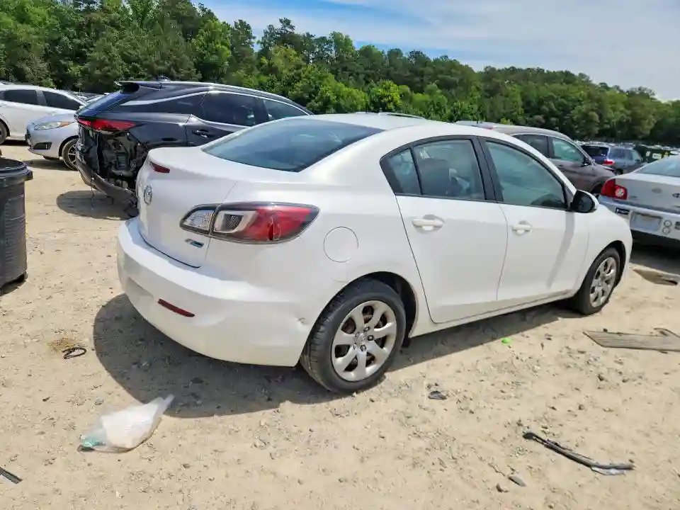 JM1BL1U75D1706670 2013 MAZDA 3-2