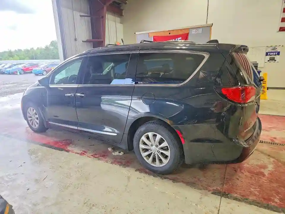 2C4RC1BG9JR114424 2018 CHRYSLER PACIFICA-1