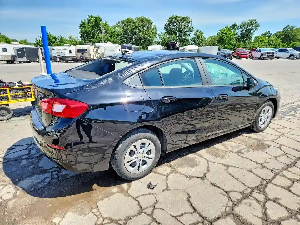 1G1BC5SM9K7108097 2019 CHEVROLET CRUZE-2