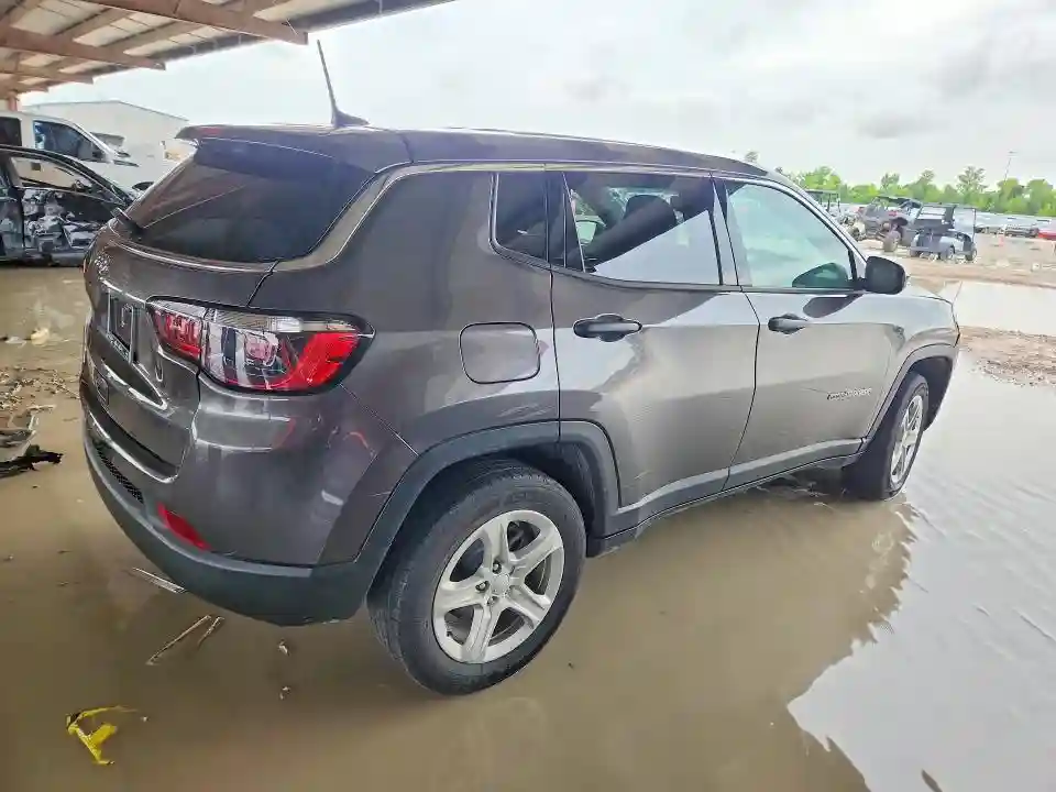 3C4NJDAN7PT570272 2023 JEEP COMPASS-2