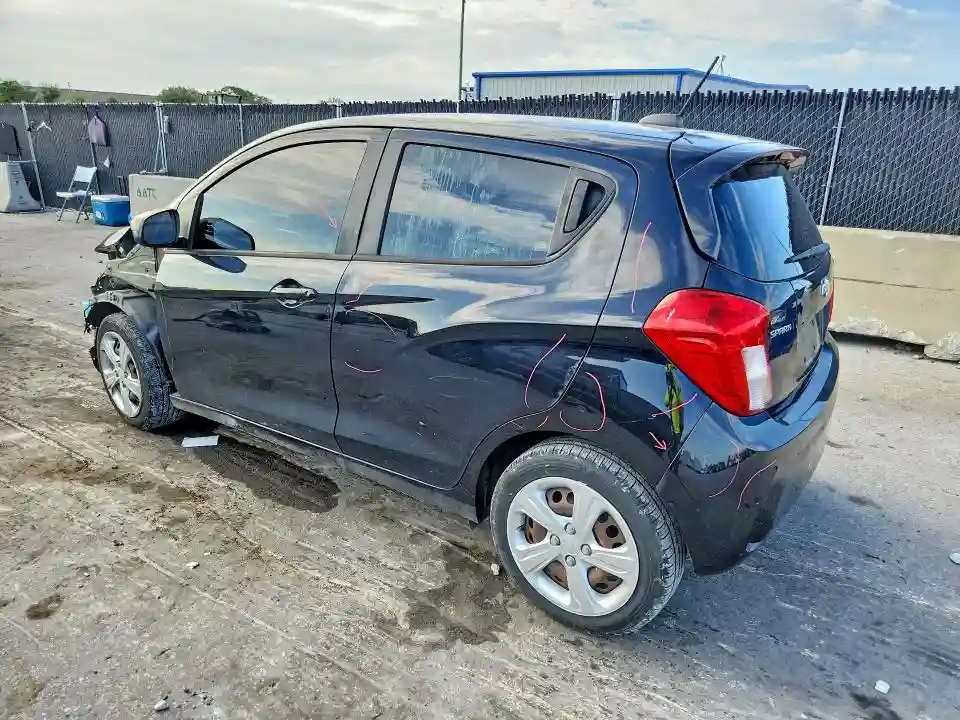 KL8CB6SA2KC819215 2019 CHEVROLET SPARK-1