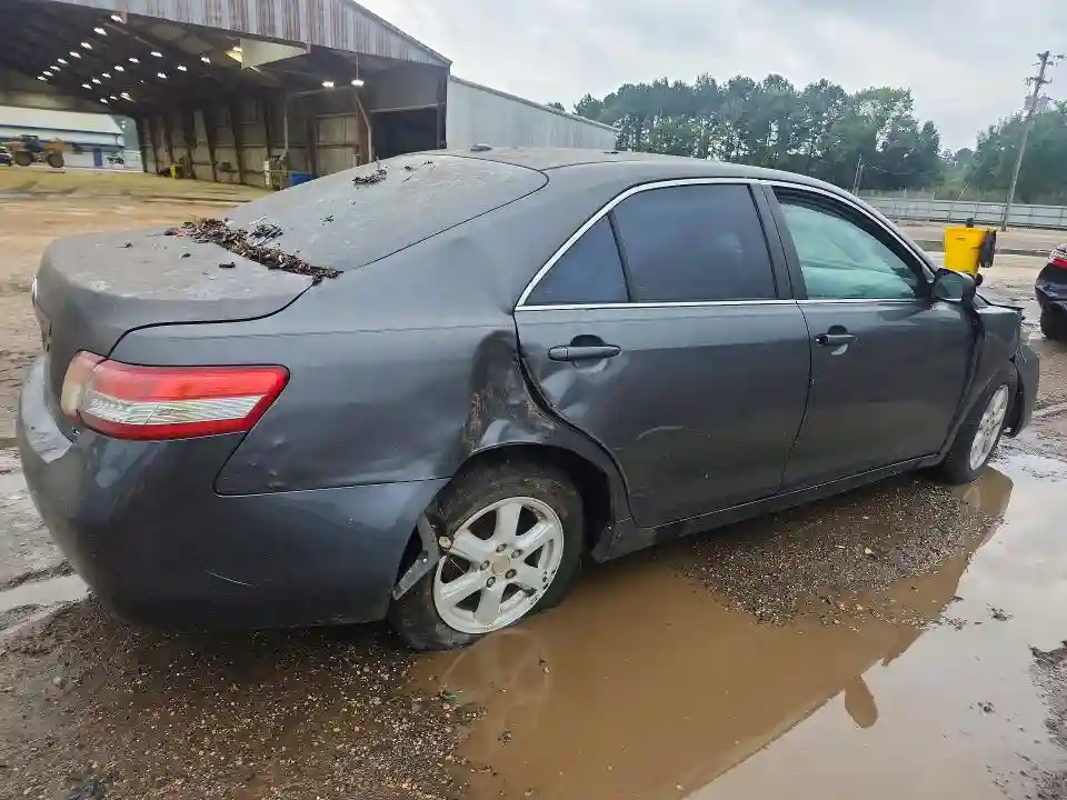 4T1BF3EK1BU761825 2011 TOYOTA CAMRY-2