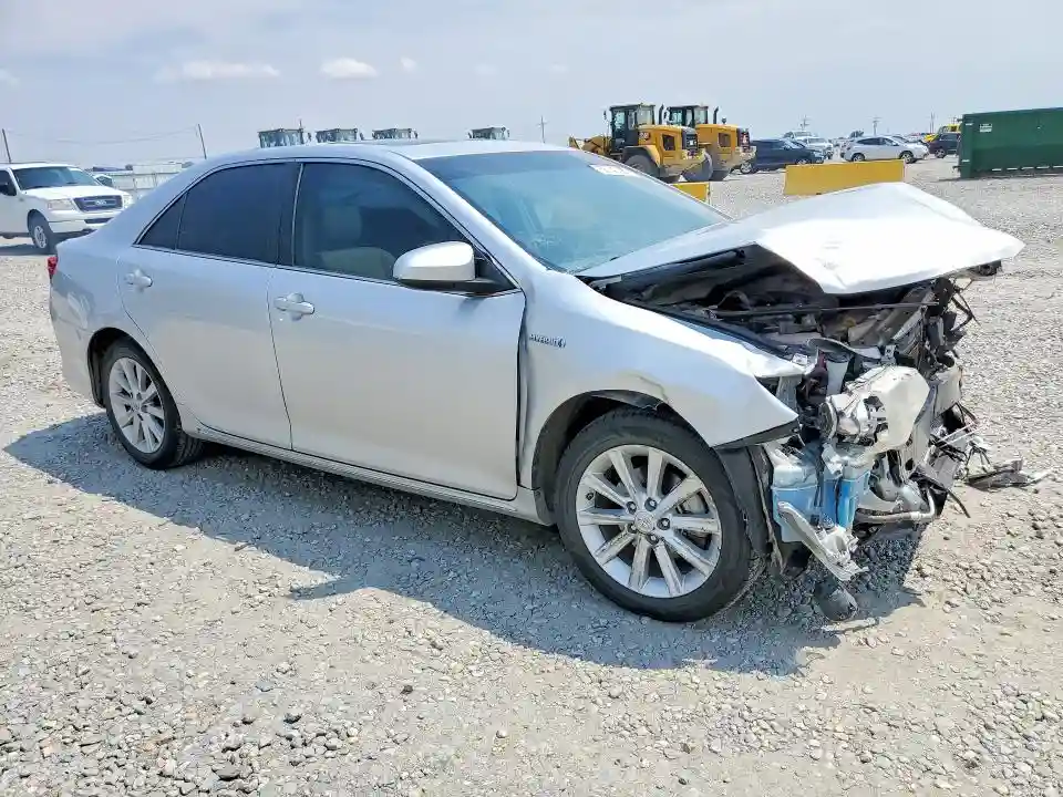 4T1BD1FK2EU135407 2014 TOYOTA CAMRY SOLA-3