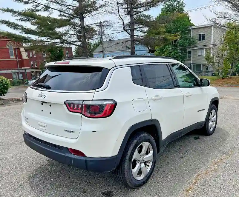 3C4NJDBBXJT185851 2018 JEEP COMPASS-2