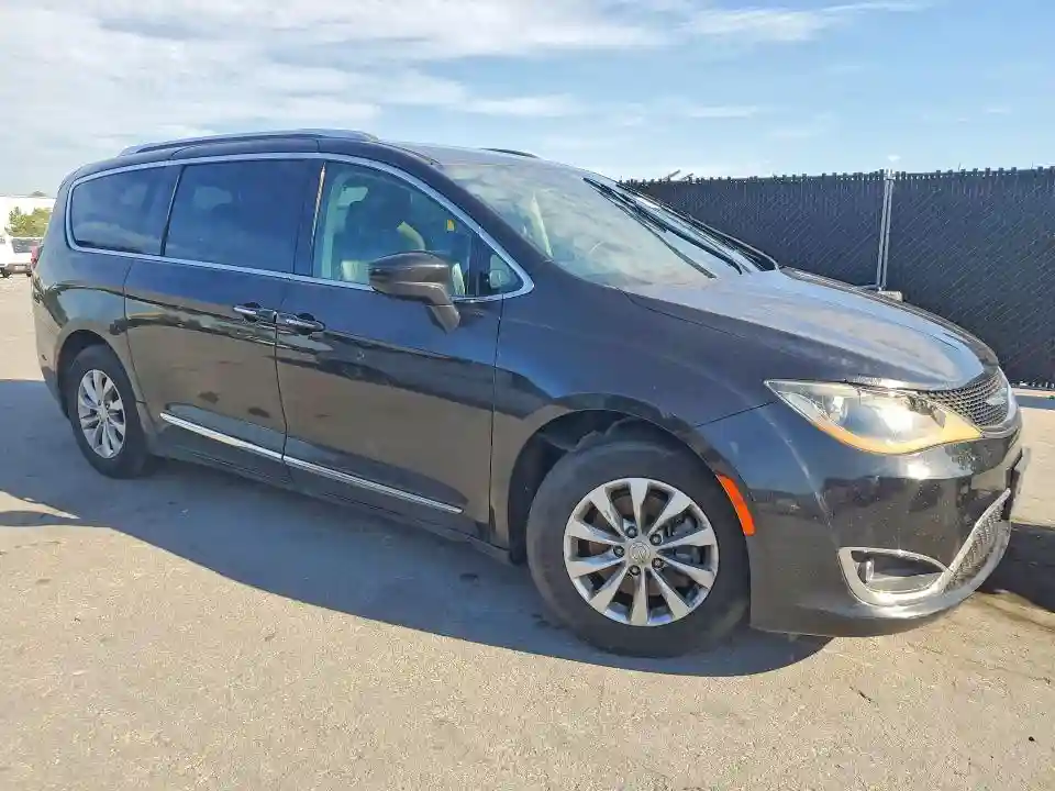 2C4RC1BG7KR731614 2019 CHRYSLER PACIFICA-3