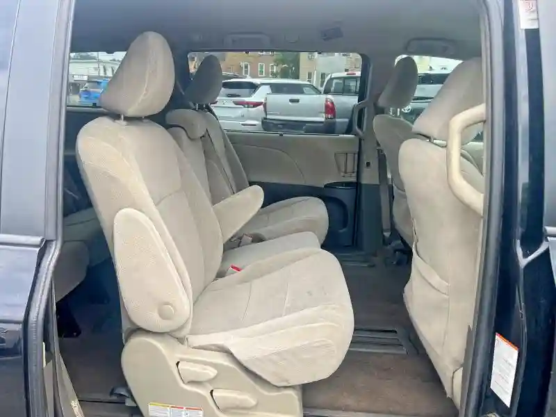 5TDKZ3DC7JS903233 2018 TOYOTA SIENNA-5