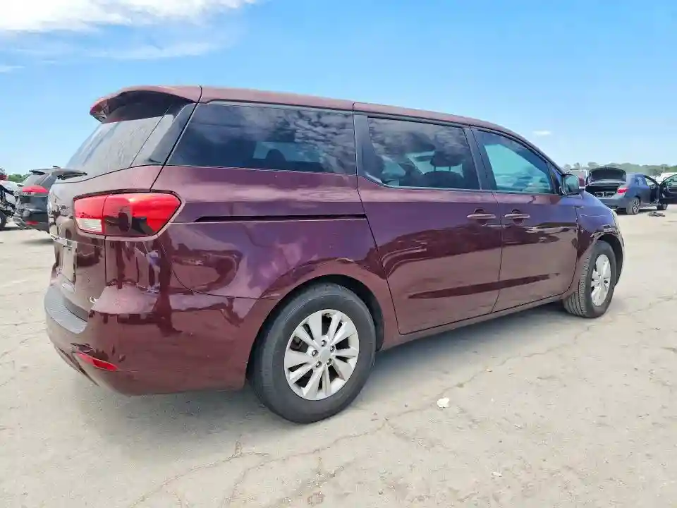 KNDMB5C18H6228432 2017 KIA SEDONA-2