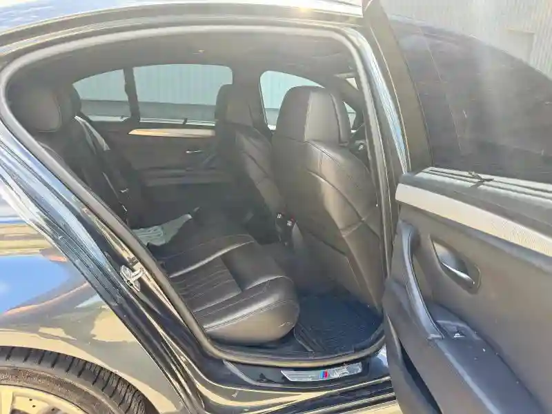 WBSFV9C57CC772384 2012 BMW M5-5