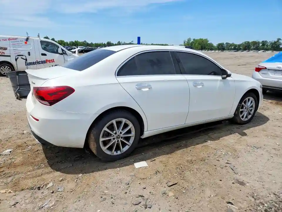 WDD3G4FB9KW002697 2019 MERCEDES-BENZ A-CLASS-2