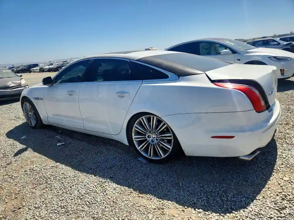 SAJWA2GB1BLV07745 2011 JAGUAR XJ-1