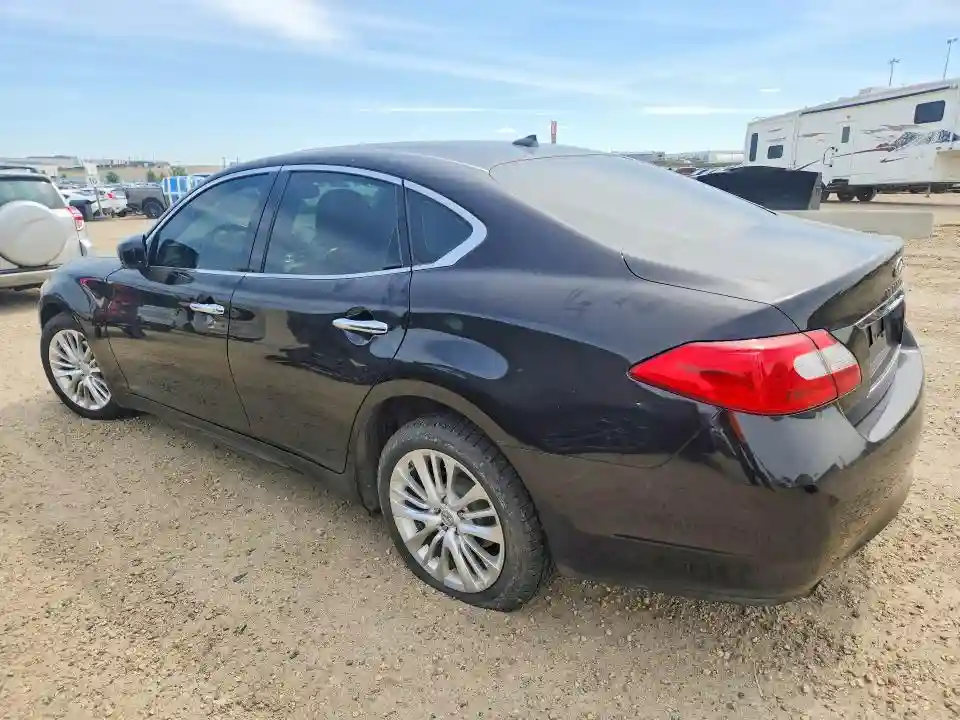 JN1AY1AR0CM580138 2012 INFINITI M56-1
