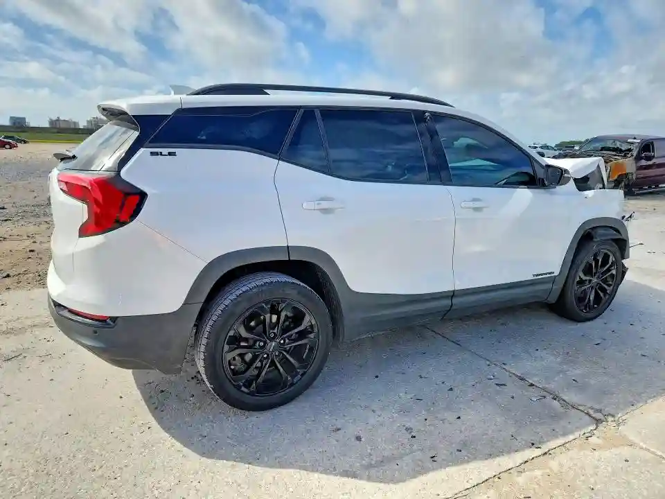 3GKALMEV8LL283945 2020 GMC TERRAIN-2