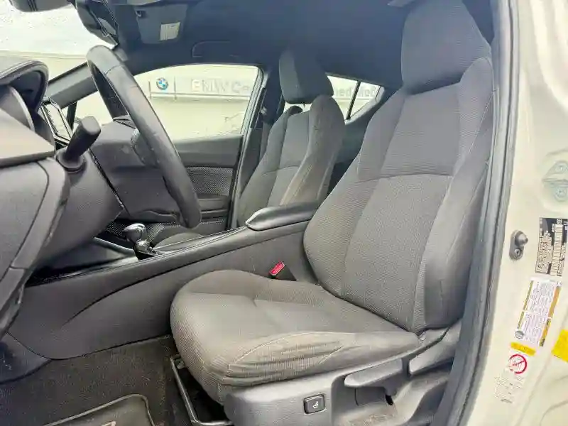 NMTKHMBX6JR021239 2018 TOYOTA C-HR XLE P-4