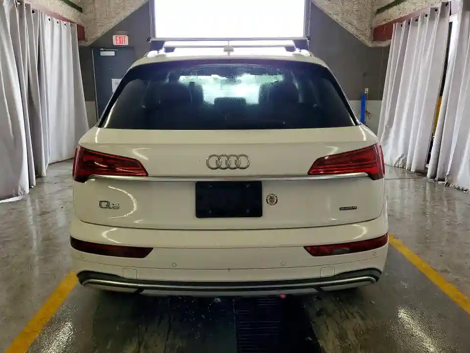 WA1BAAFY1M2021470 2021 AUDI Q5-5