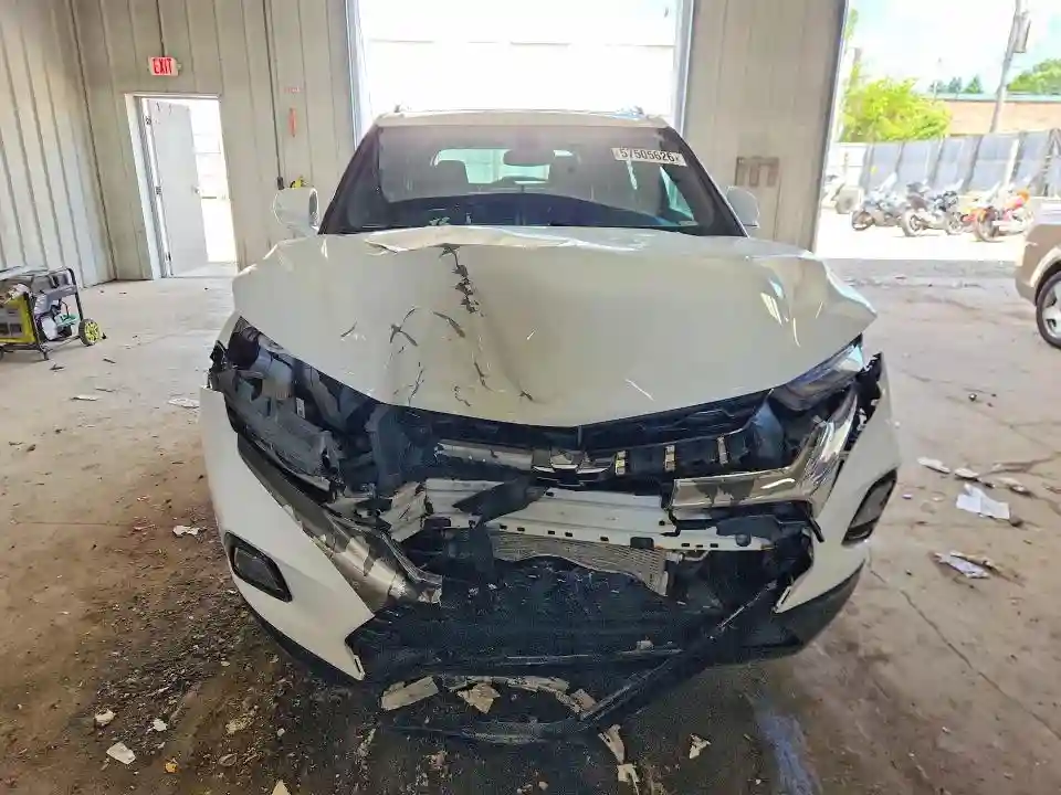3GNKBJRS5KS638549 2019 CHEVROLET BLAZER-4