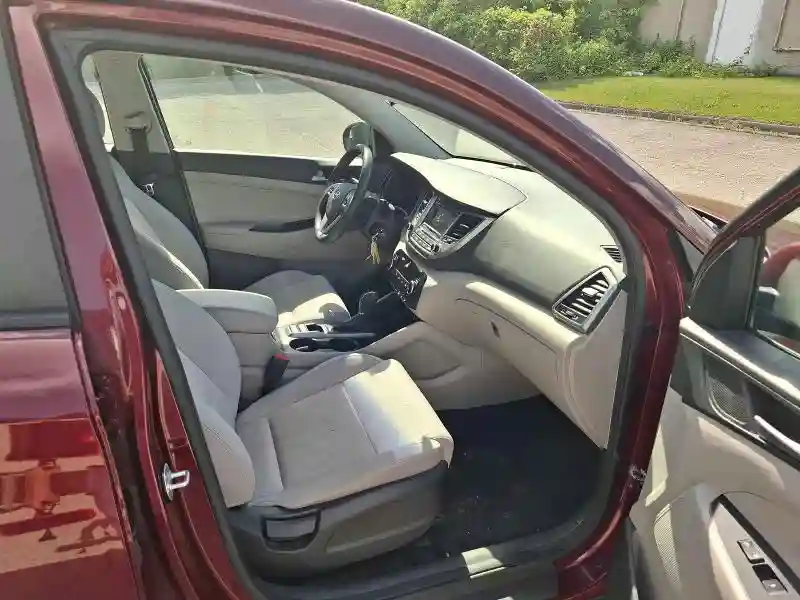 KM8J23A48HU540794 2017 HYUNDAI TUCSON-4