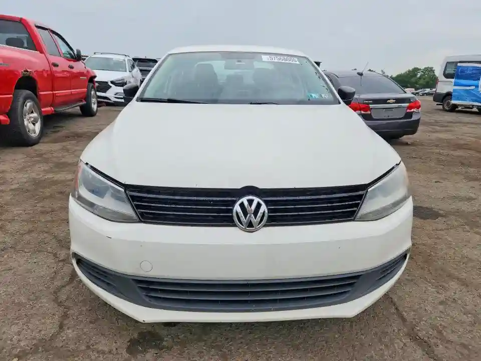 3VW1K7AJ2DM211439 2013 VOLKSWAGEN JETTA-4