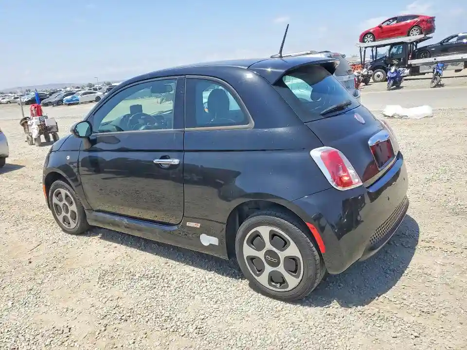 3C3CFFGE1FT732556 2015 FIAT 500-1